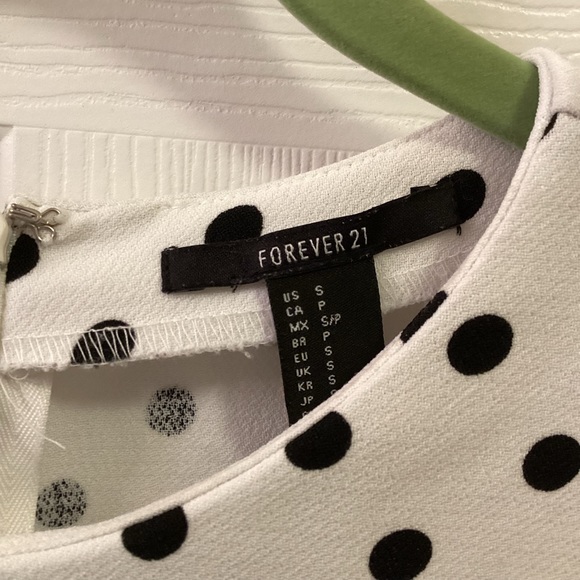 Forever 21 polka dot crop top Size Small - Picture 3 of 3